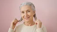 Vad du kan göra åt grått hår: 10 tips för att behålla vackert hår